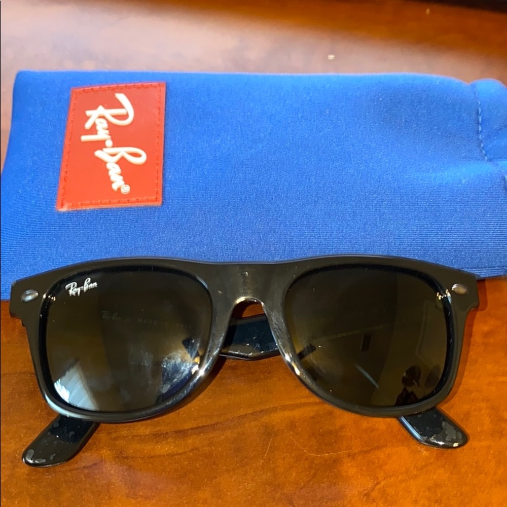 Toddler Ray Ban wayfarer sunglasses